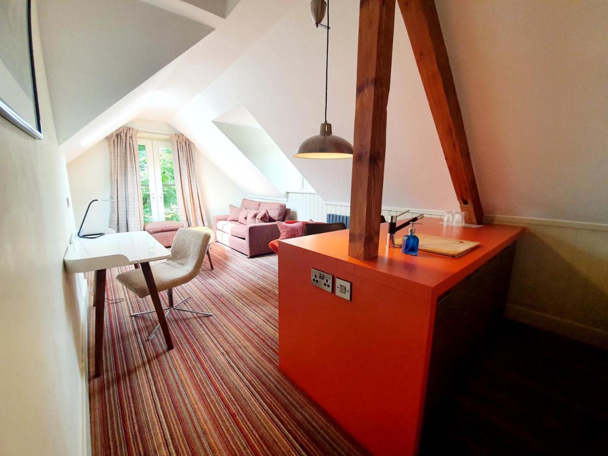 Hartnoll & Hotel